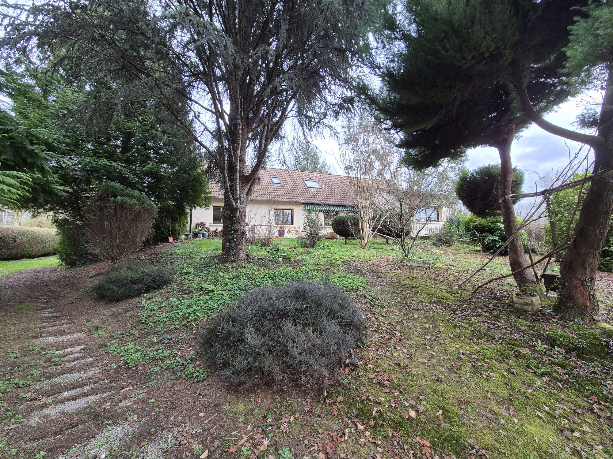 Maison de village avec terrasse